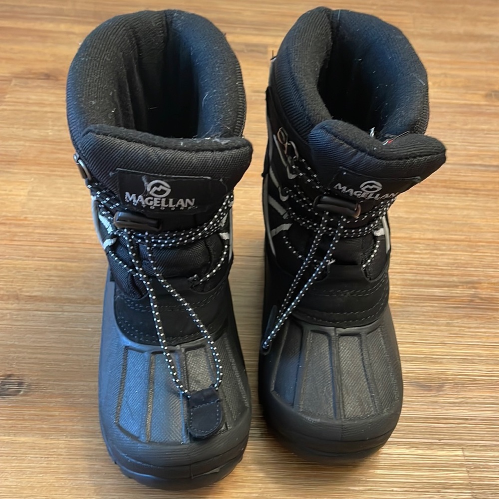Toddler size 10 Magellan Thinsulate winter boots, Black